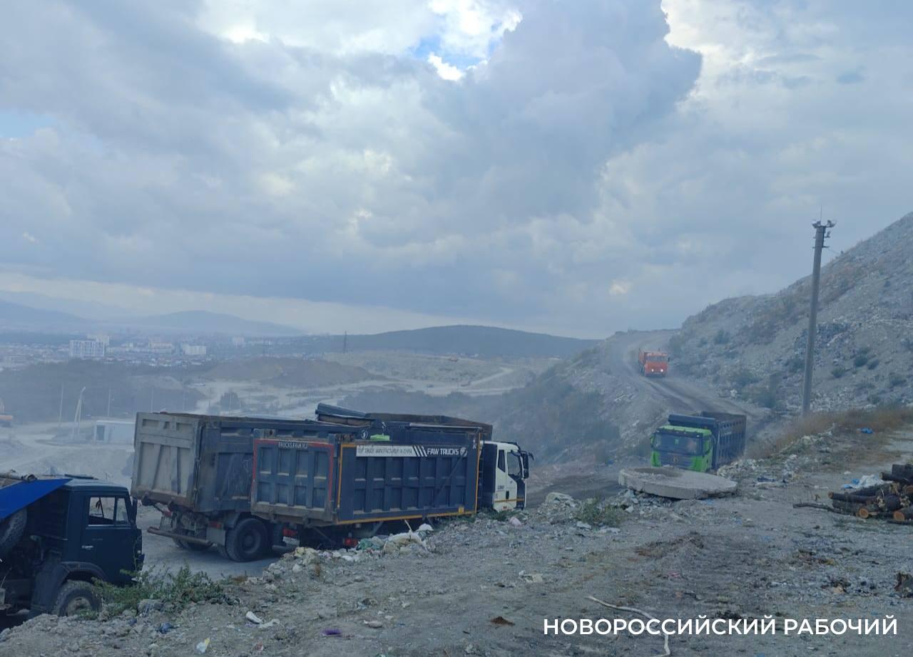 Дыма больше, чем огня. В Новороссийске общественник оценил ситуацию на свалке