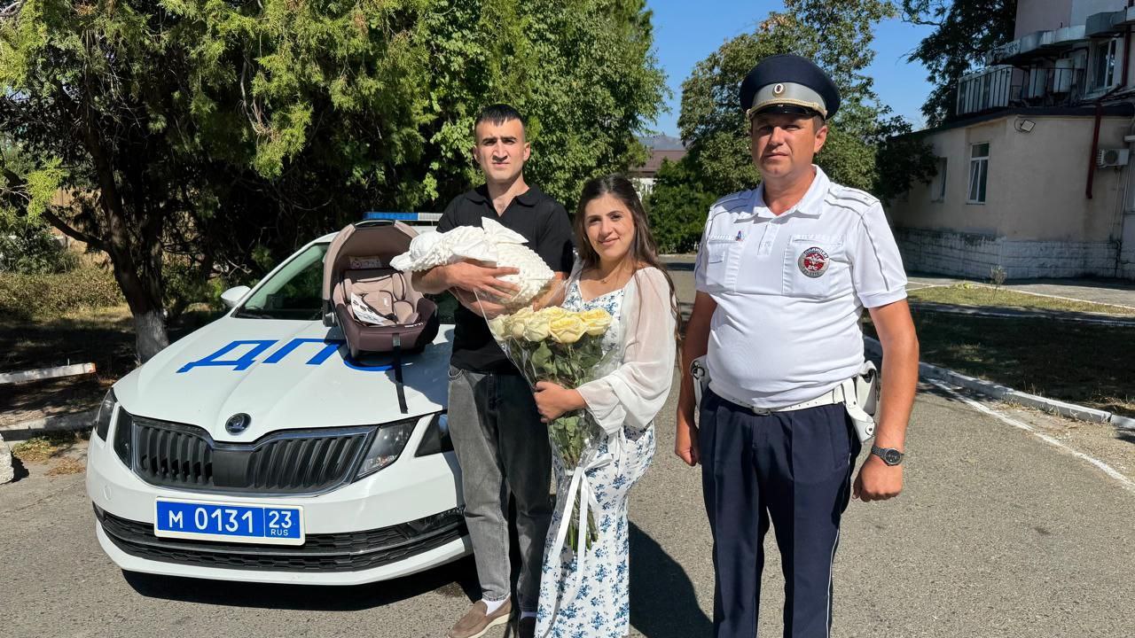 В Новороссийске госавтоинспекторы опять подоспели вовремя. Рожать в пробке не пришлось!