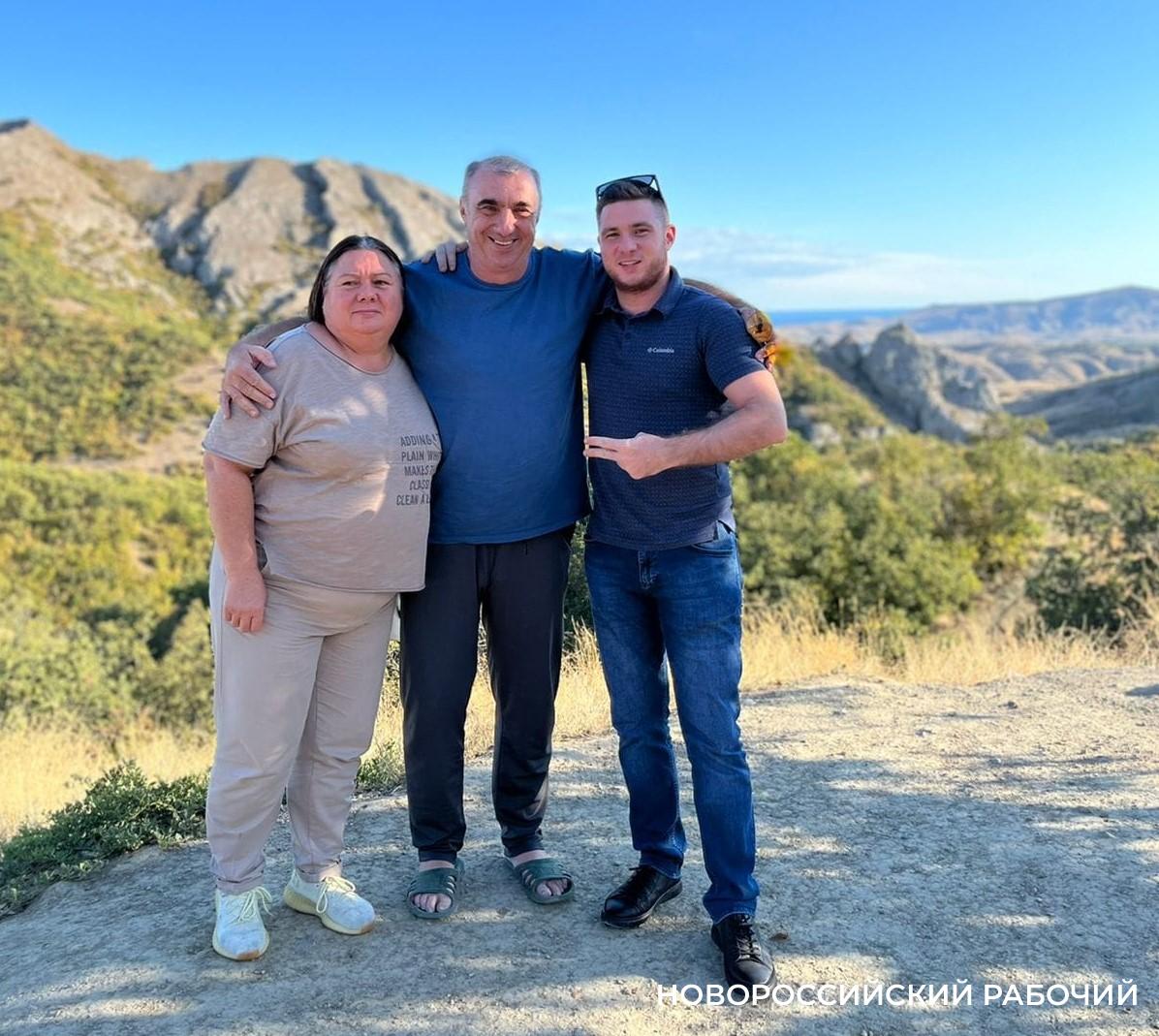 В Новороссийске волонтер, спасающая чужих детей на СВО, просит о помощи для сына