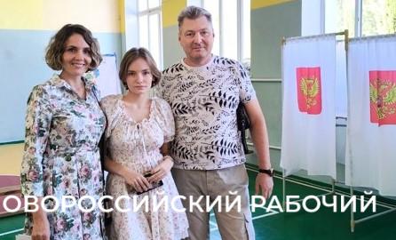«Радует, что мыслей не ходить на выборы у детей нет». Новороссийск голосует. День второй