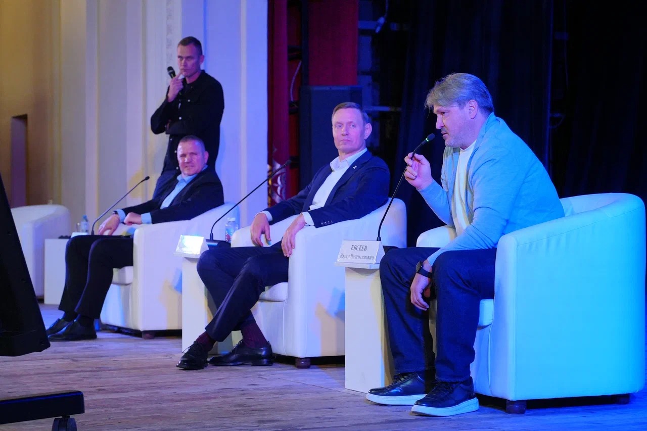 Главный тренер «Черноморца» вывел команду из аутсайдеров и строит планы. Пока до лета