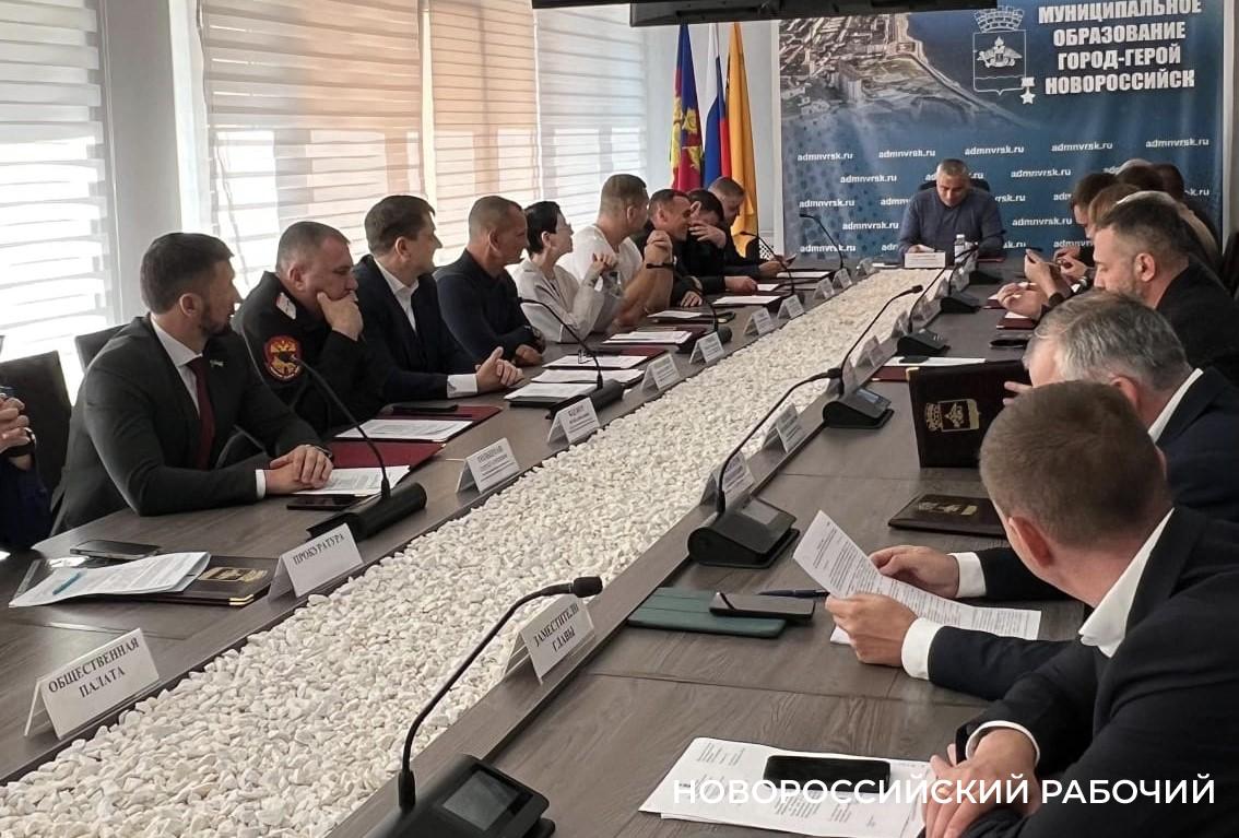 В Новороссийске готовы к холодному сезону и свет отключают все меньше. Так сказали депутатам