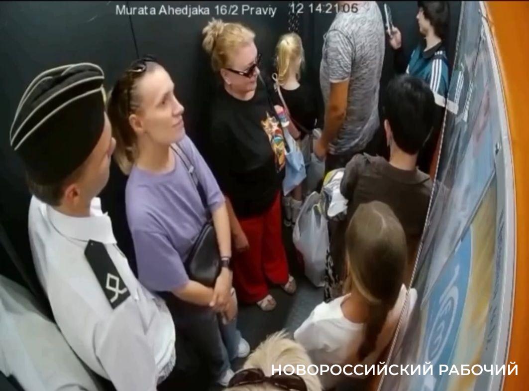 Было жутко. В Новороссийске жильцы многоэтажек жалутся на лифты