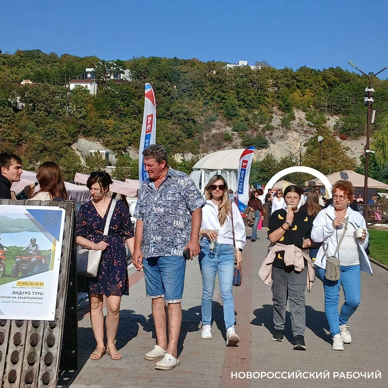 Черноморская винная неделя в Абрау-Дюрсо: жарко, вкусно, музыкально