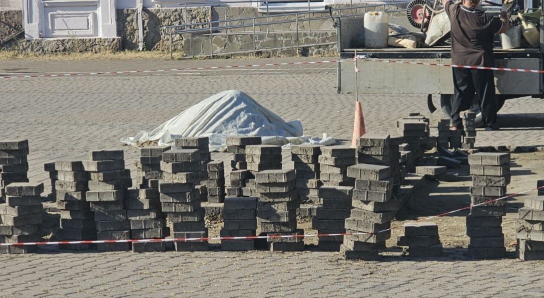 В Новороссийске на набережной уложат плитку так, чтобы люди не падали