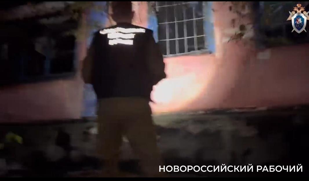 В Новороссийске при пожаре в частном доме погибли два человека