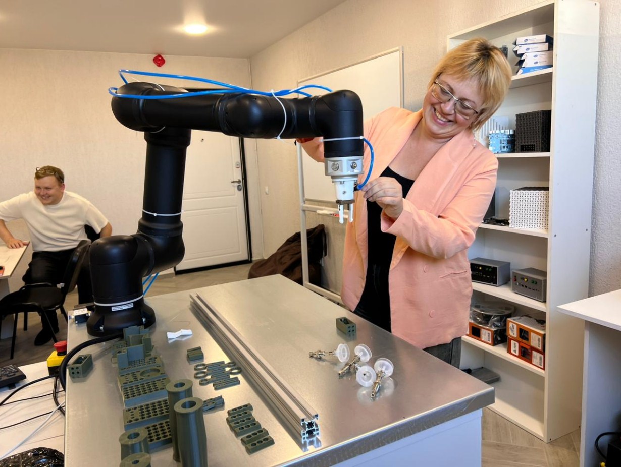 В Новороссийске обещают решить кадровые проблемы коллаборацией с роботом