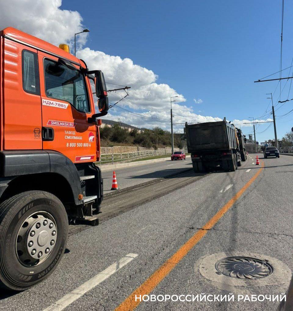 В Новороссийске не поймут, почему на трассе меняют «идеальный асфальт»