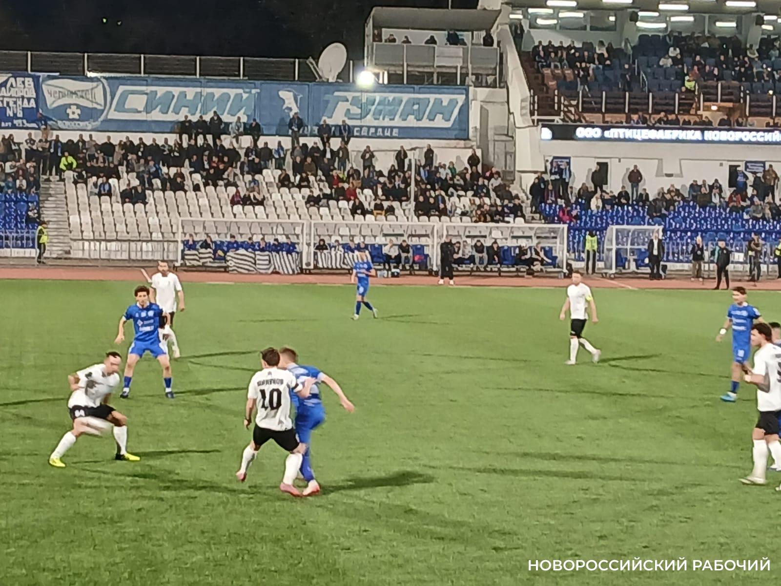 В Новороссийске на футбольном поле героем стал Антон Антонов и вся команда