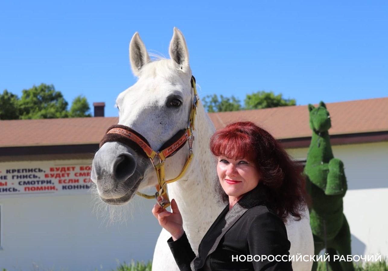 Биомеханика и восторг! В Новороссийске лошади помогают детям-инвалидам
