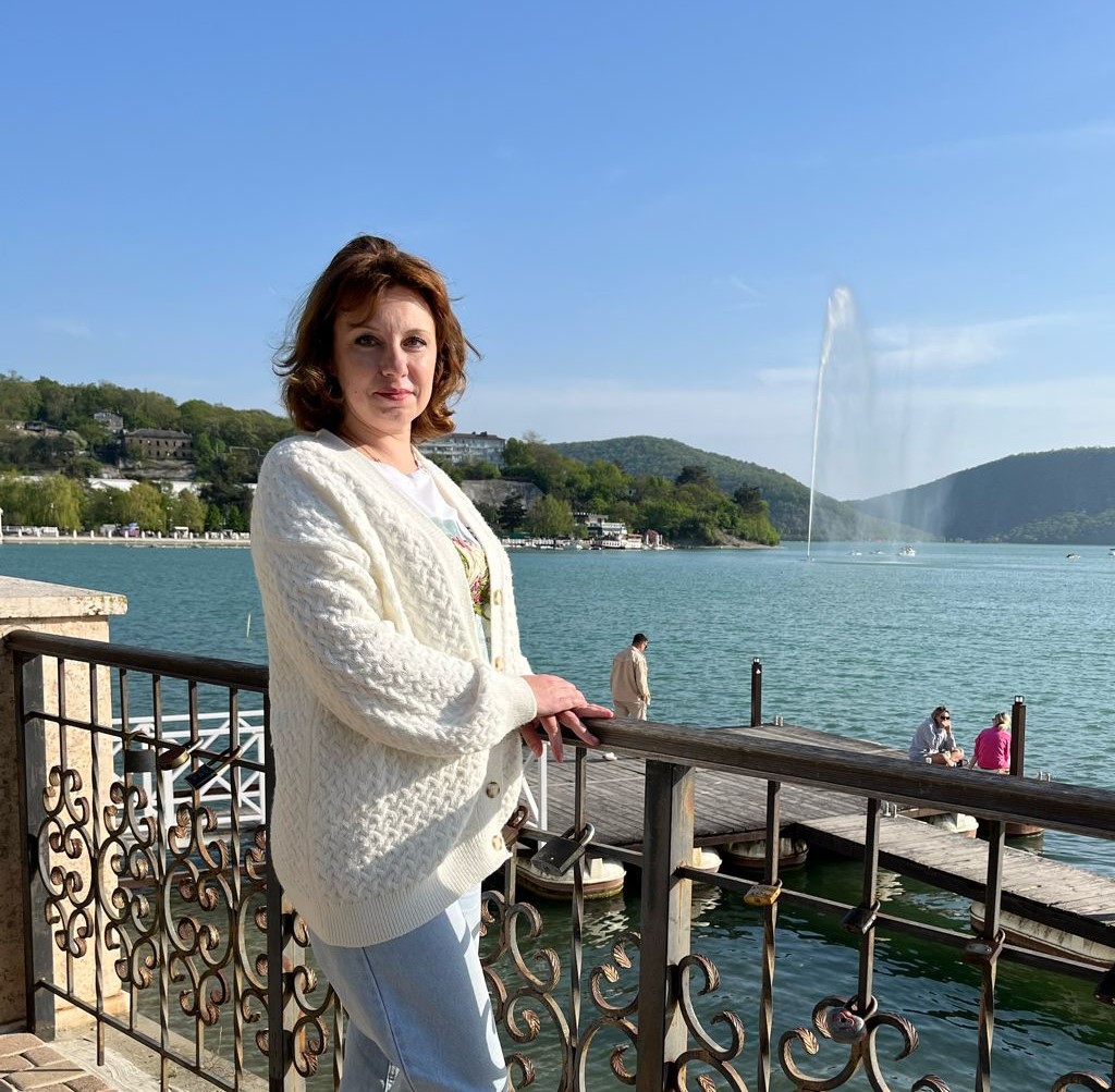 Елена Монахова помогает СВОим по зову сердца. Представляем кандидата на премию «Во благо Новороссийска»