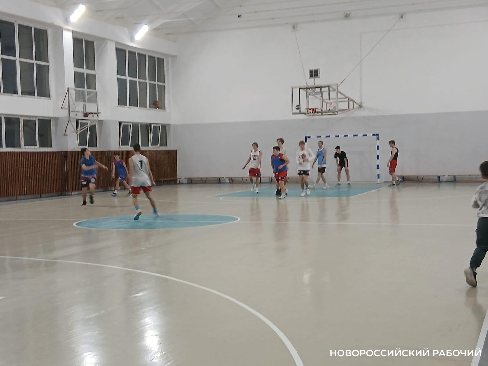 Во Дворце творчества Новороссийска отремонтировали спортзал