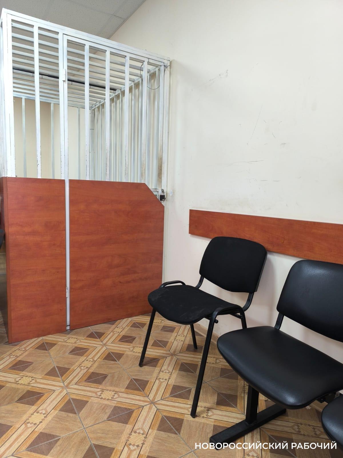 В Новороссийске менеджер коммерческой фирмы «погорел» на пластиковой таре