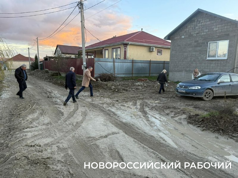 «Понаехи» подождут. В Новороссийске ливневки сделают тем, кто ждет их по 60 лет