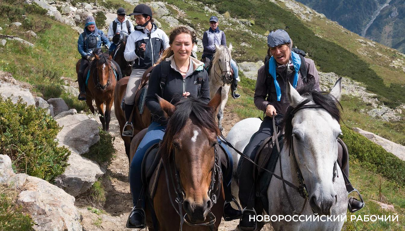 До новогоднего праздника осталось 24 дня! Где новороссийцам покататься на символе 2026 года?