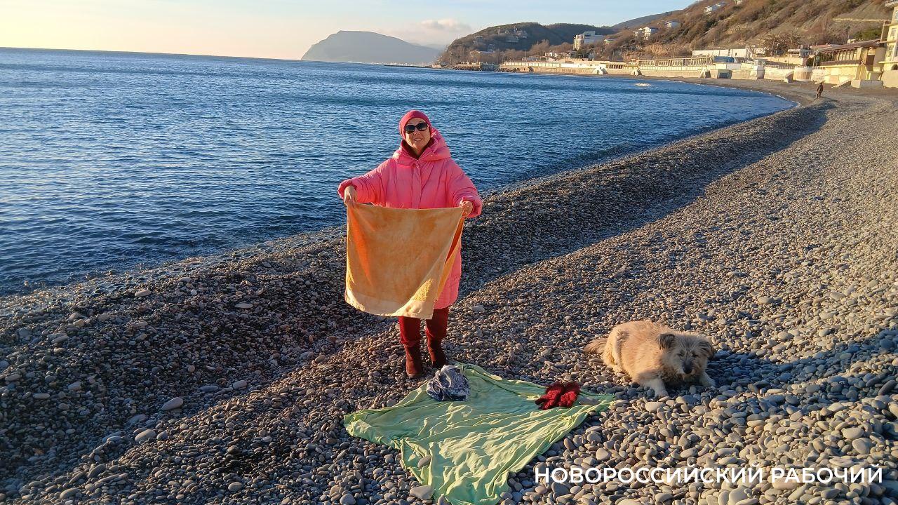 Новороссийские «моржи» выбирают пляжи в зависимости от направления ветра