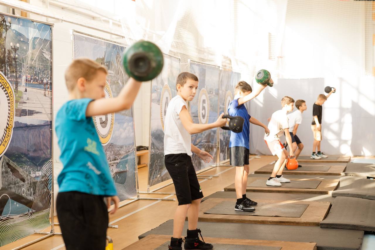 В Новороссийске прошел новогодний турнир по гиревому спорту