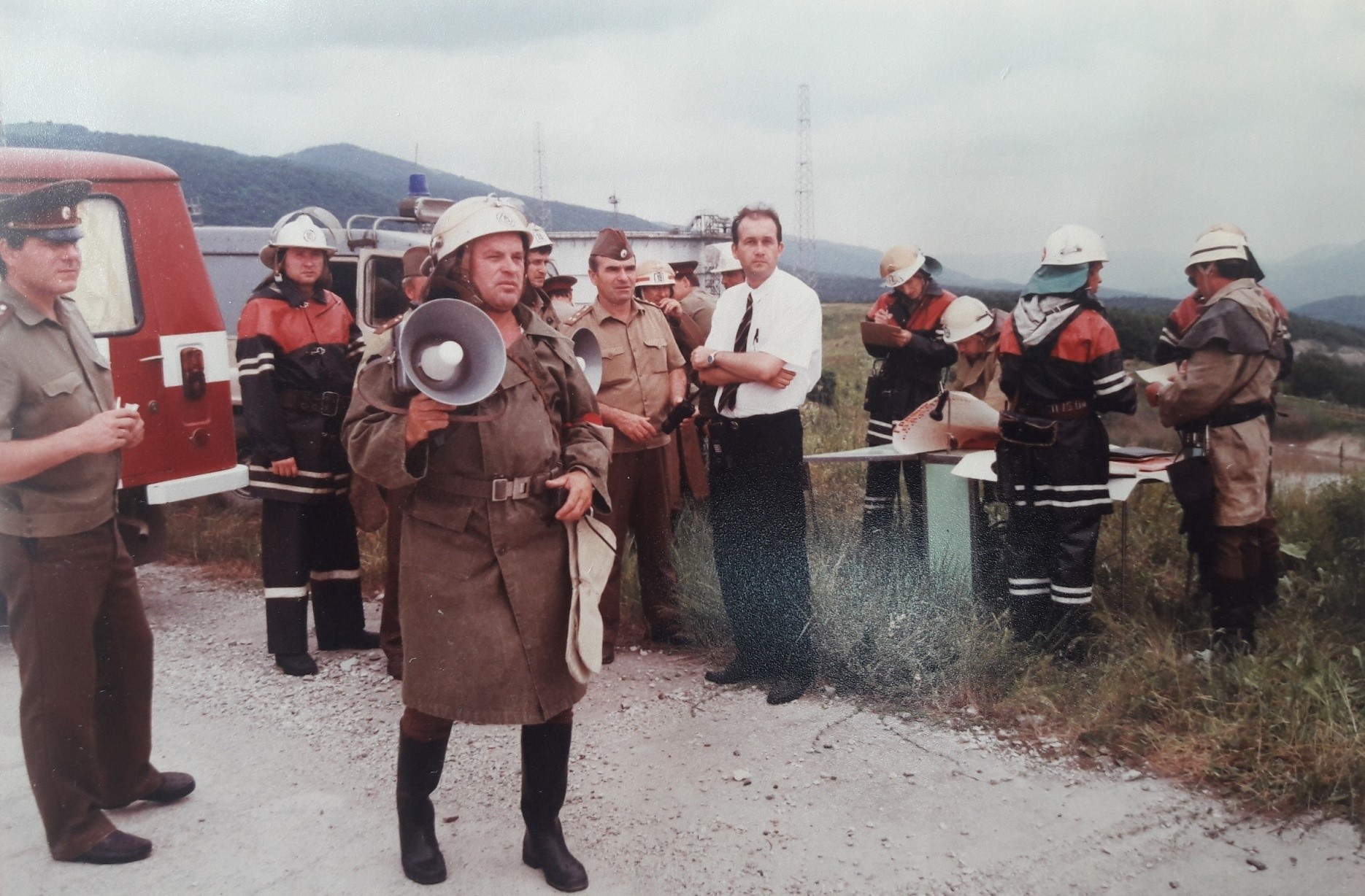 Сегодня исполняется 80 лет Виктору Насонову, который стоял у истоков создания пожарной охраны нефтебаз Новороссийска