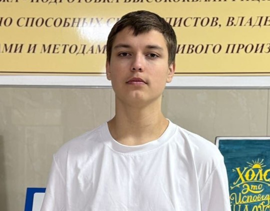 Егор Щетников спас пенсионерку после атаки БПЛА. Представляем кандидата на премию «Во благо Новороссийска»