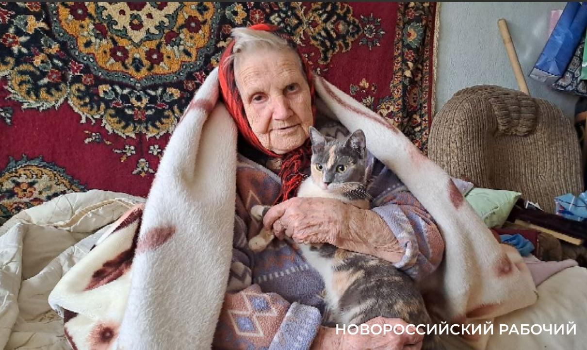 «Три года платим за холодные батареи!» Бабушка из Новороссийска в 91 год борется за тепло