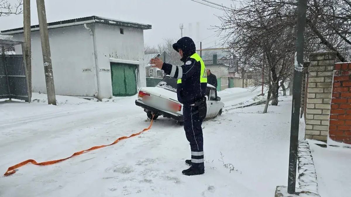 В Новороссийске первый рабочий день года стал днем жестянщика