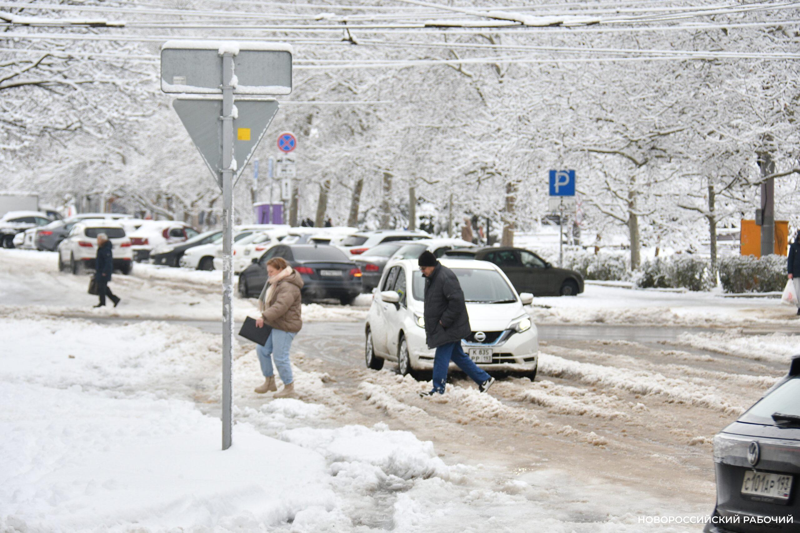 «Люди без света более суток!» Глава Новороссийска отправил замов с совещания устранять аварию