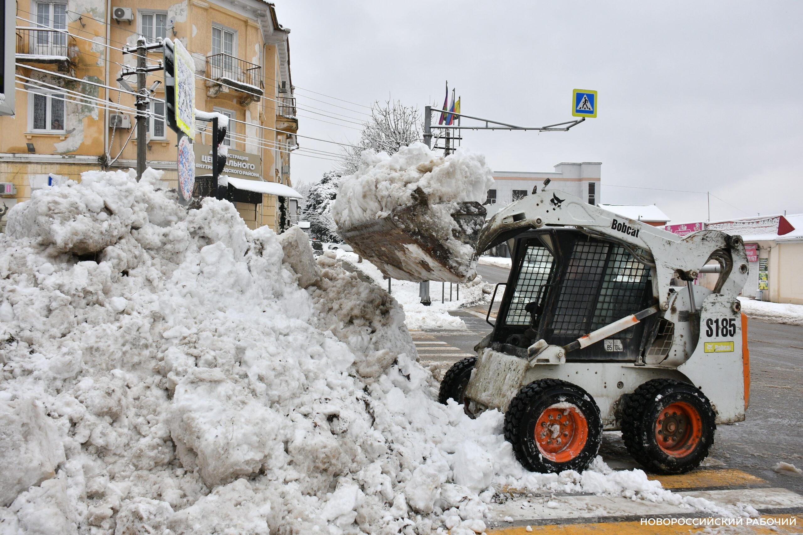 В Новороссийске стихию удается победить не везде. Фоторепортаж «НР»
