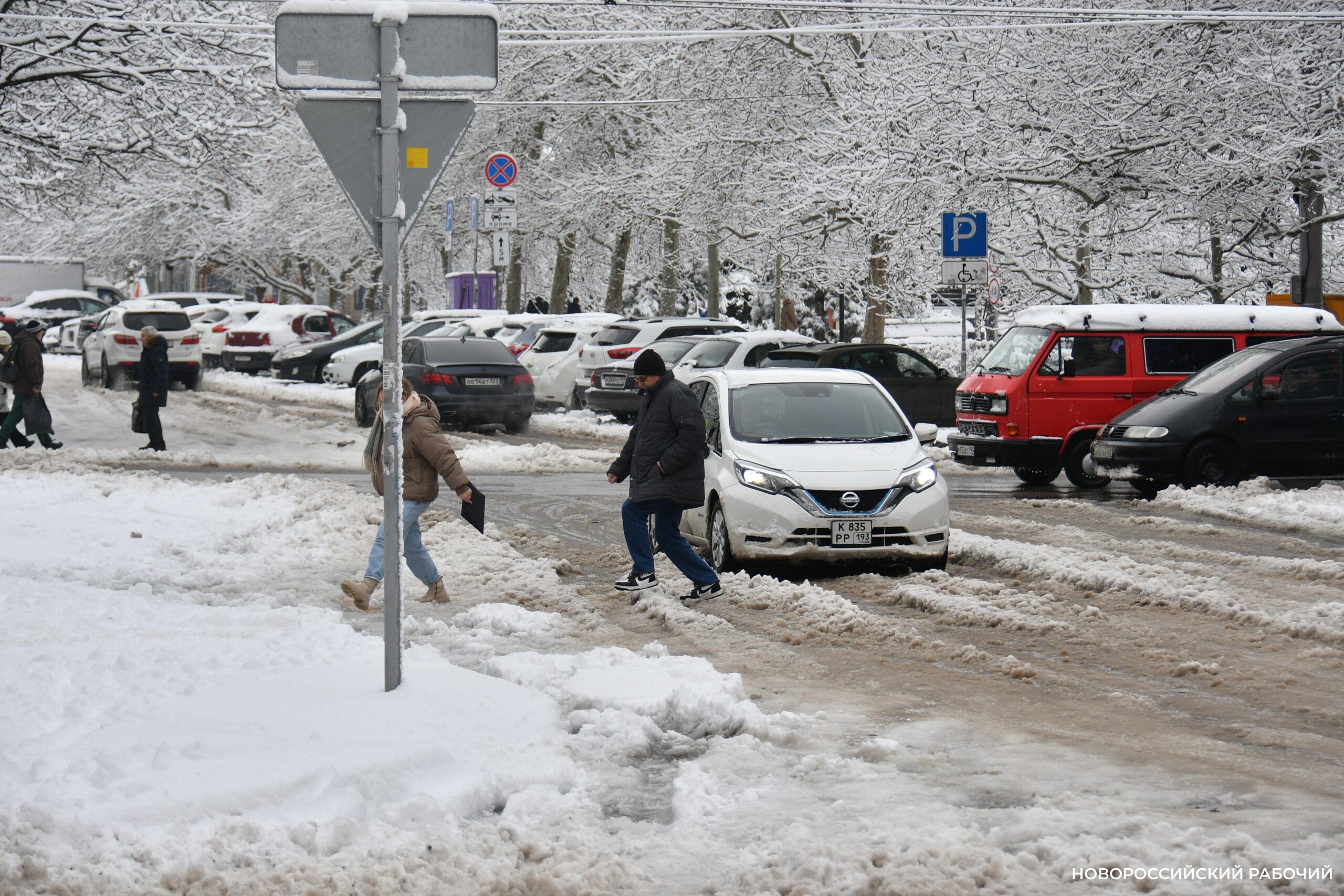 Новороссийцев просят не выходить из дома, если нет крайней необходимости