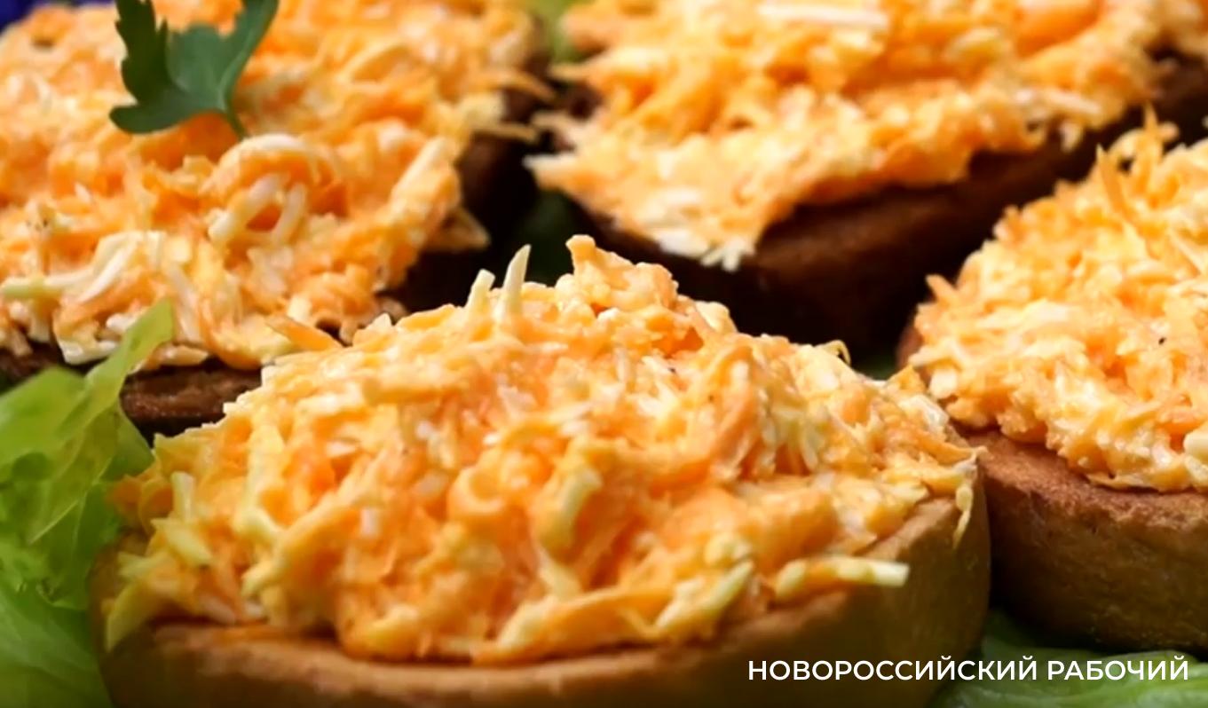 Закуска из моркови с чесноком и сыром