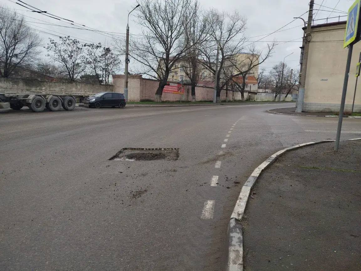 Потоп на улице Мира, «гребёнка» на Анапском. Дороги не радуют новороссийцев