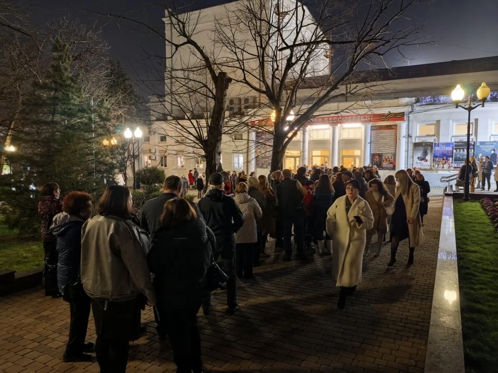 На концерте оркестра Поля Мориа житель Новороссийска под аплодисменты признался в любви супруге