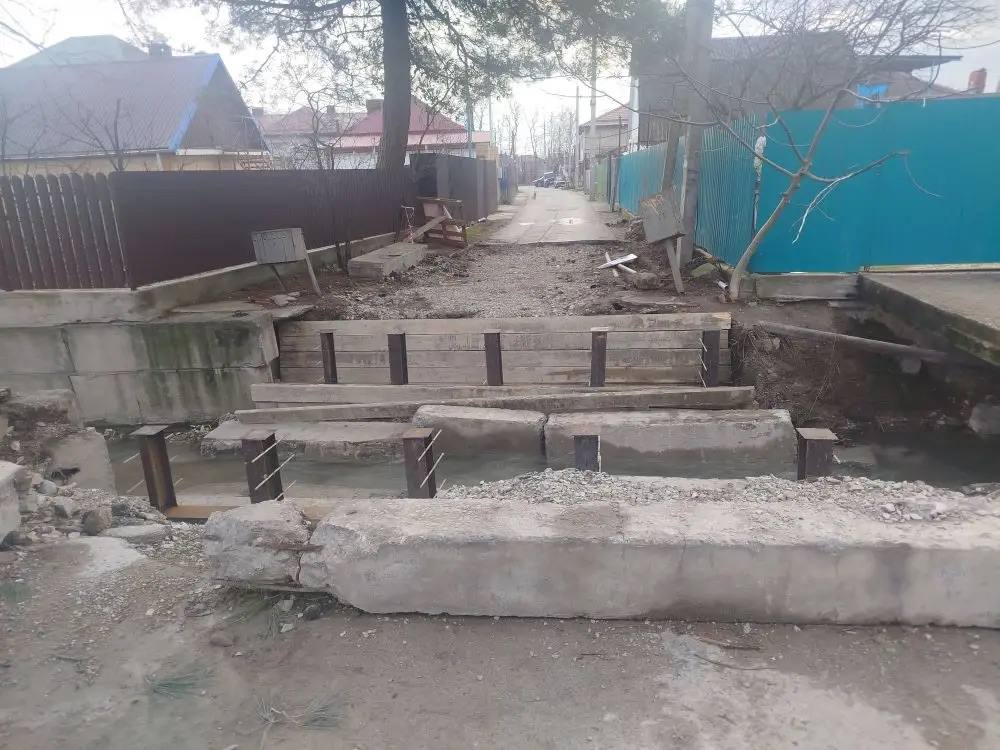 В Новороссийске сроки ремонта мостика снова перенесли