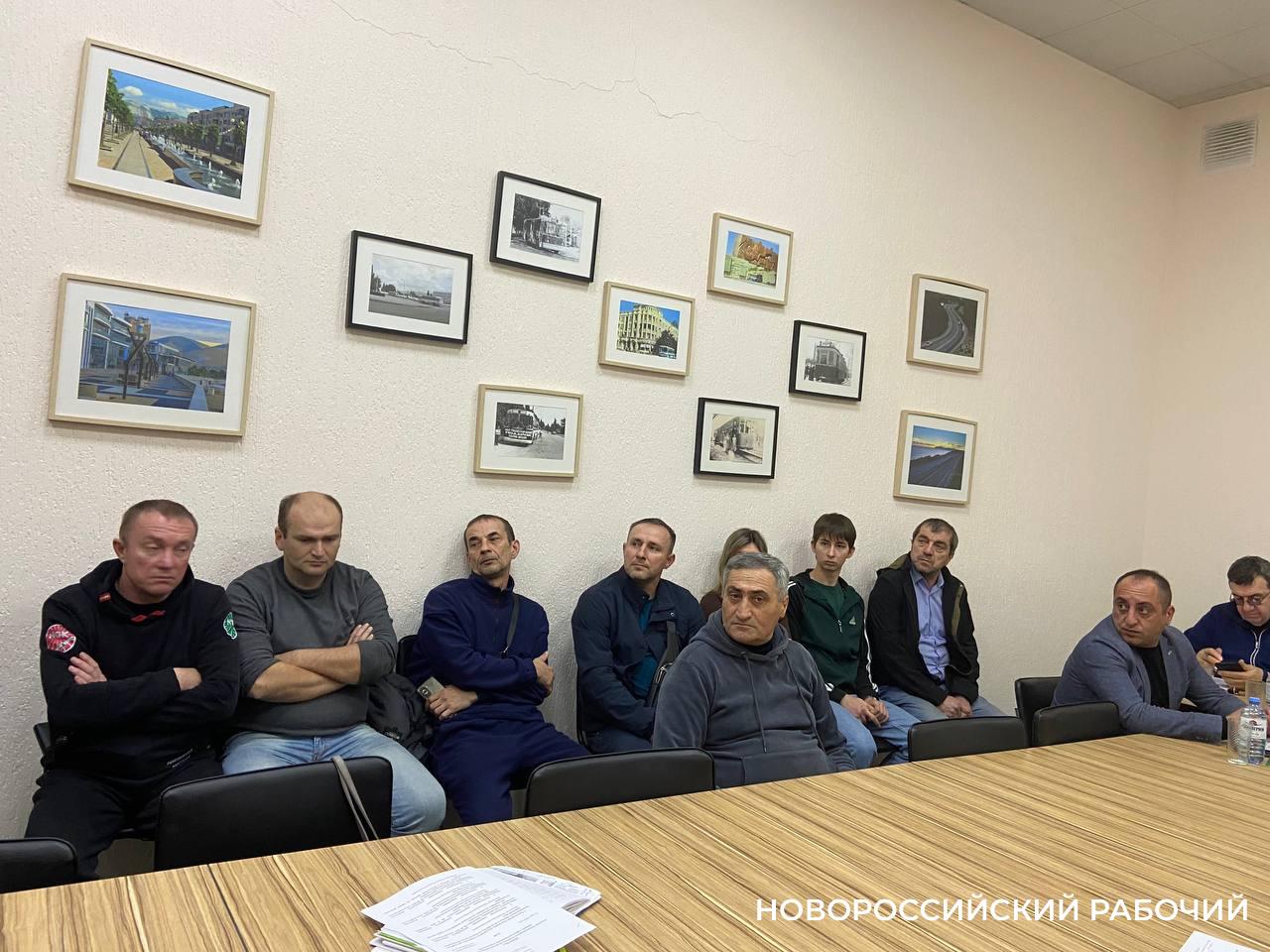 В Новороссийске разобрали случай с маршрутчиком и ребенком во время атаки БПЛА