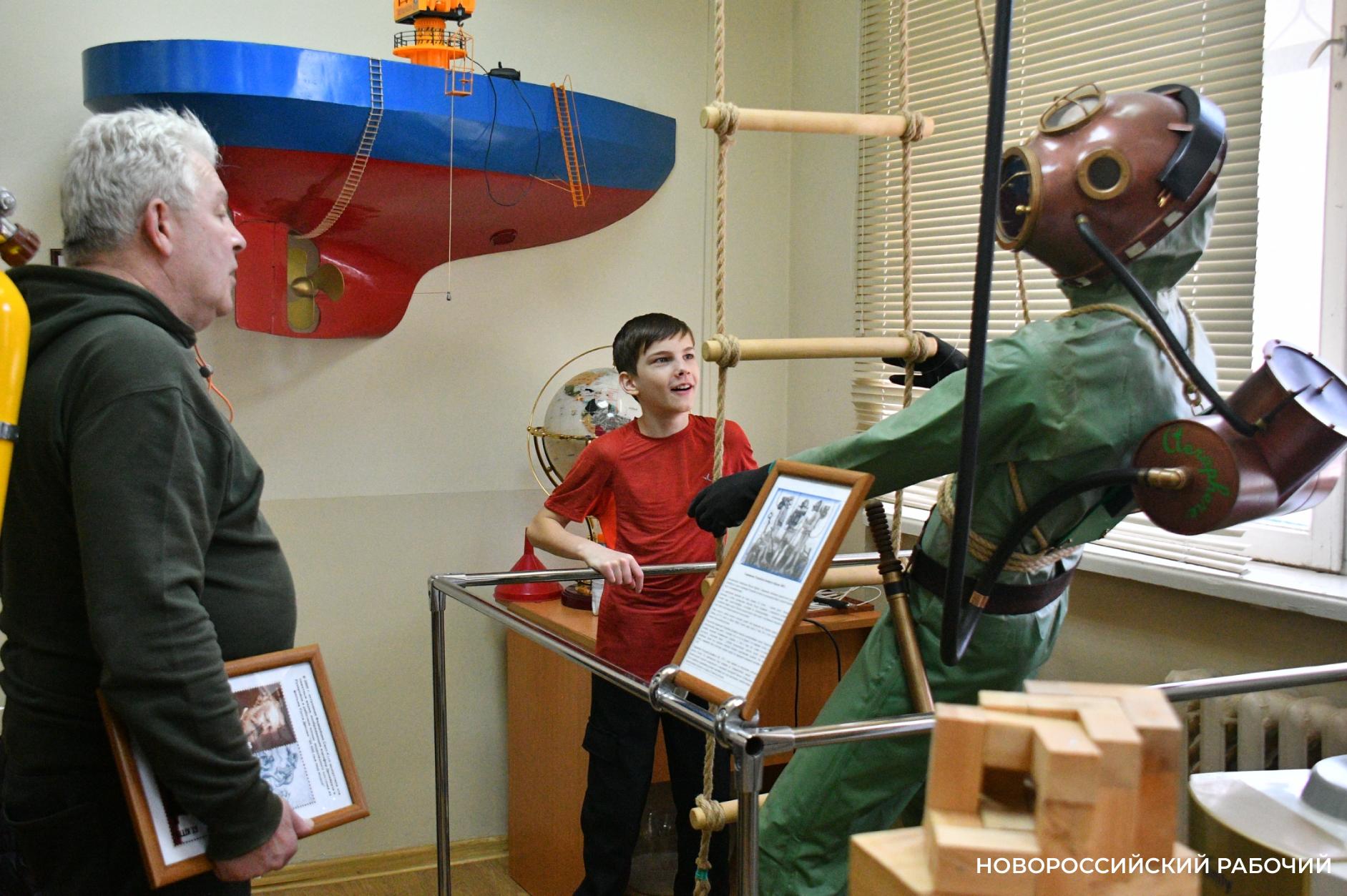 В Новороссийске работает уникальный музей-мастерская старинных водолазных костюмов