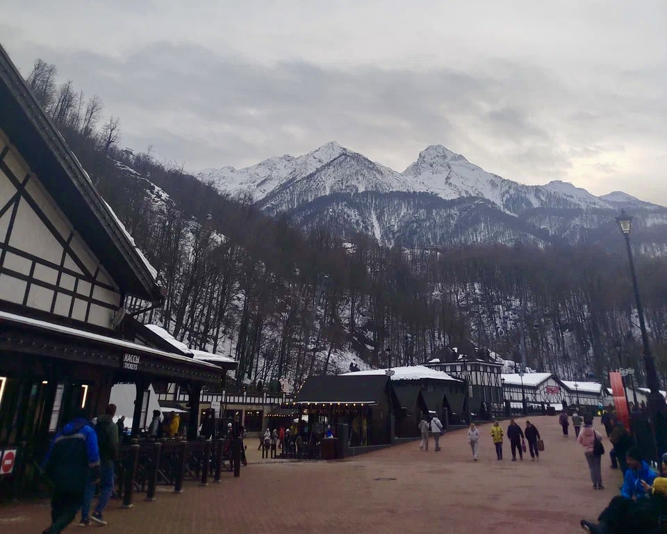 Руководители и сотрудники сразу трех отелей курорта «Роза Хутор» прошли обучение бережливым технологиям