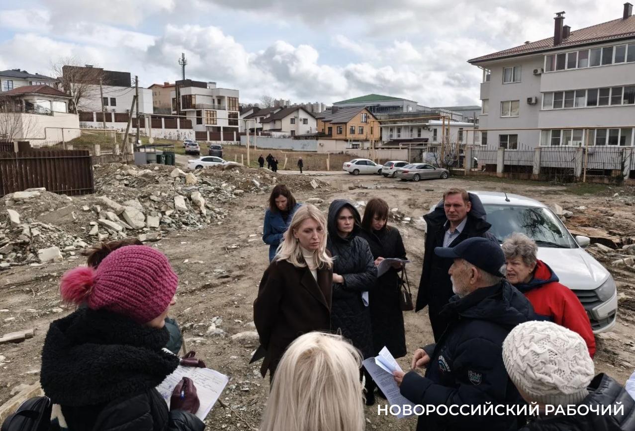 Жители Мысхако подняли вопрос законности перехода земли в частные руки