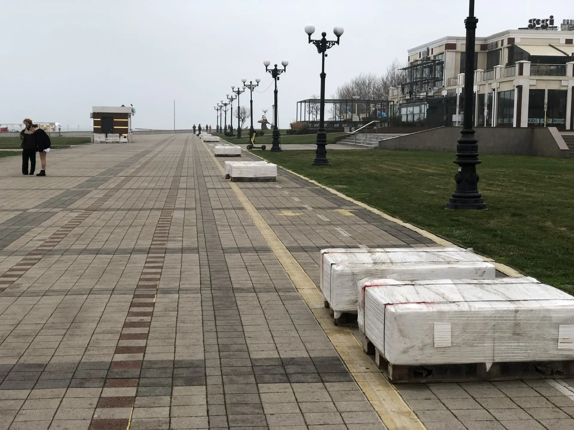 В Новороссийске опять будут ремонтировать плитку на набережной