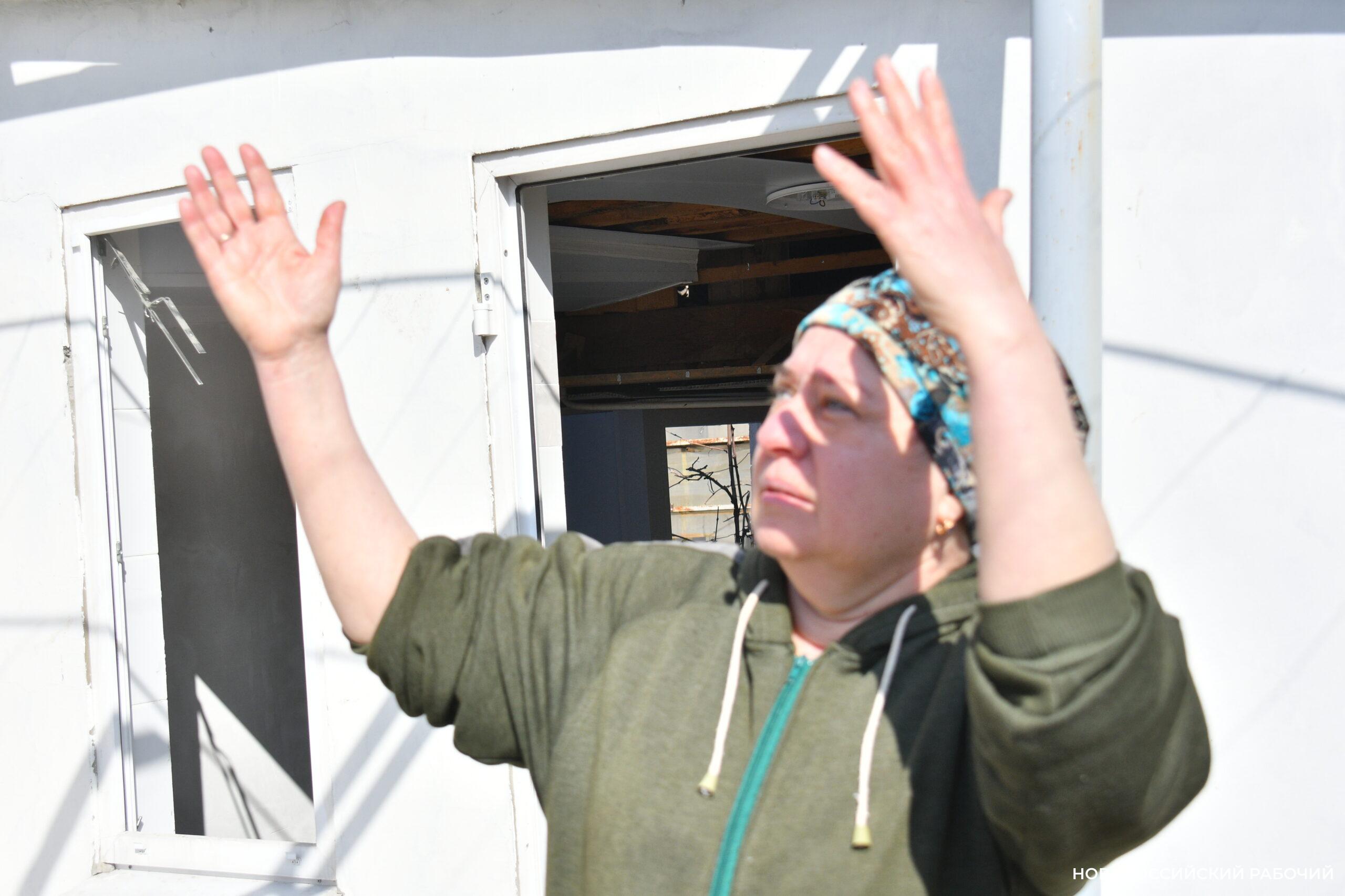 В Новороссийске от осколков БПЛА жизнь женщине спасла тюлевая занавеска