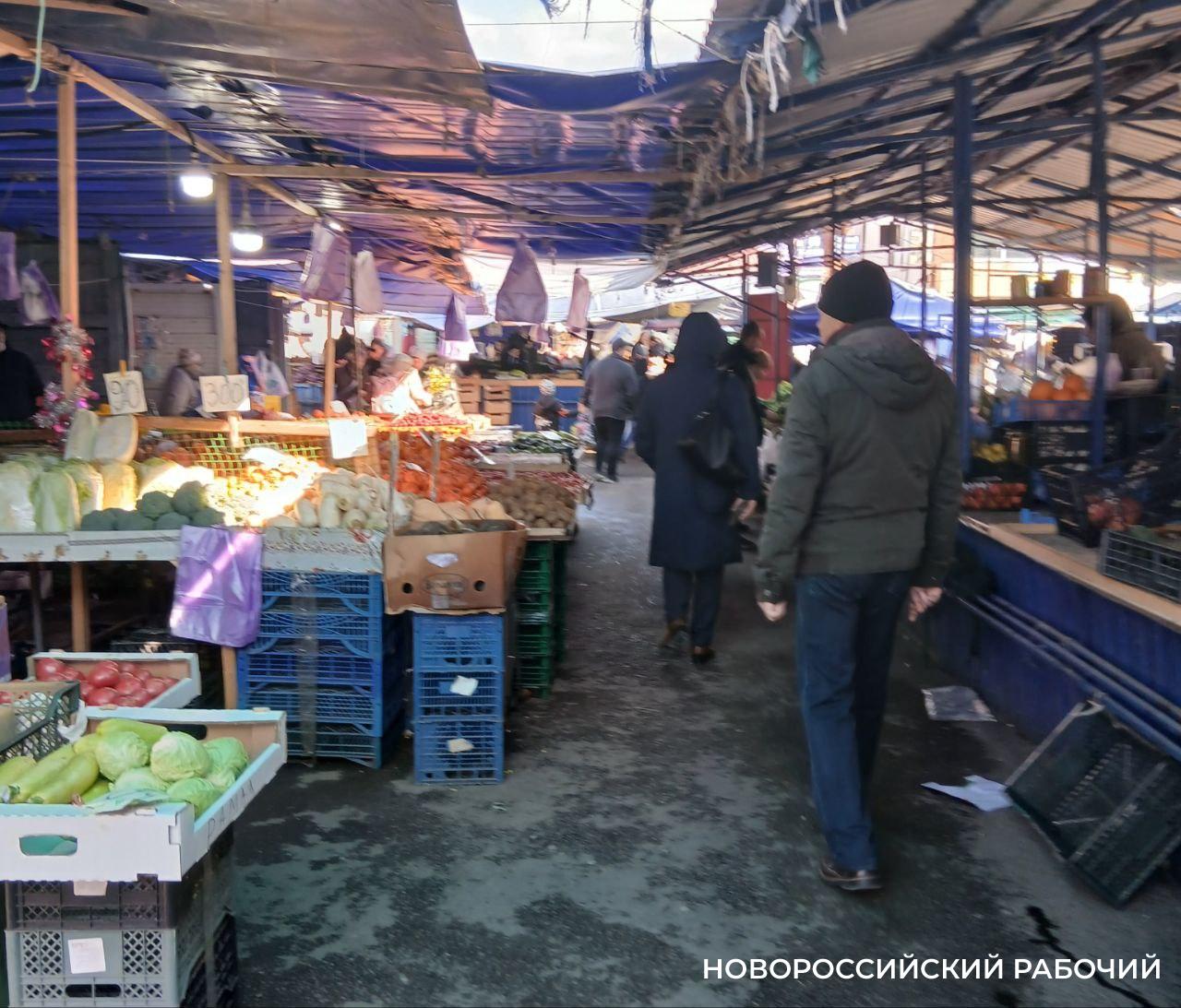 В Новороссийске на рынок ходили, чтобы встретиться с друзьями и выпить вина