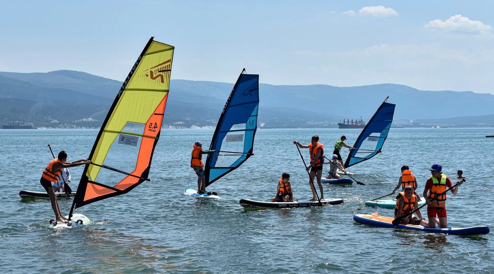 В Новороссийске элитными морскими видами спорта дети занимаются бесплатно. Как попасть в проект?