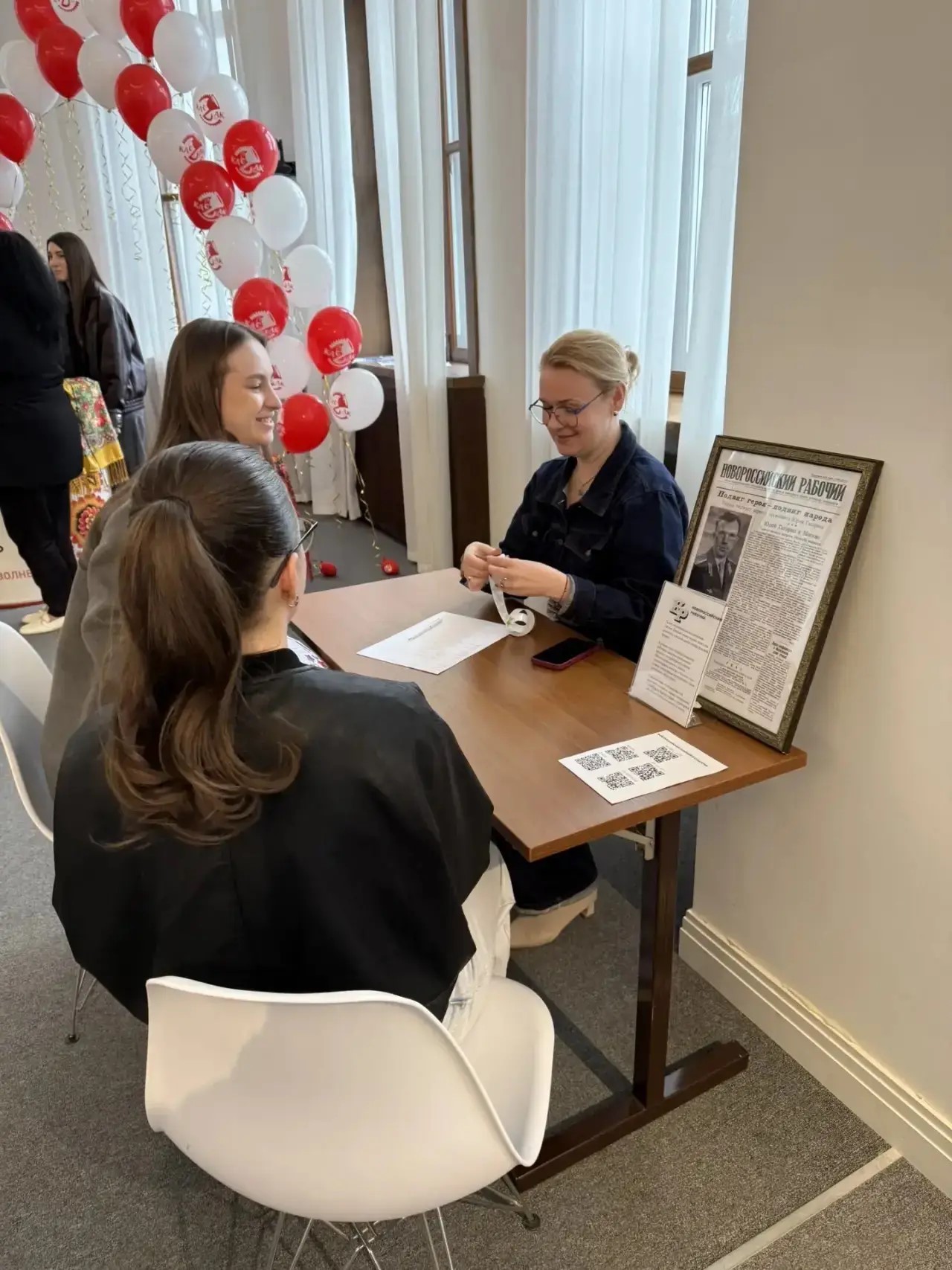 «Новороссийский рабочий» выяснил у студентов, почему им интересно читать газету