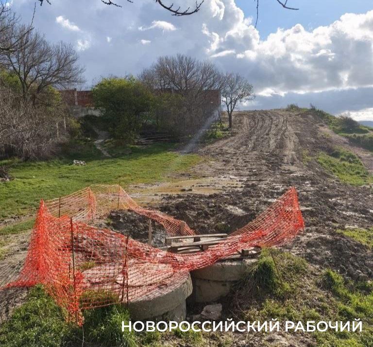 На пляже Новороссийска появился новый «арт-объект»?