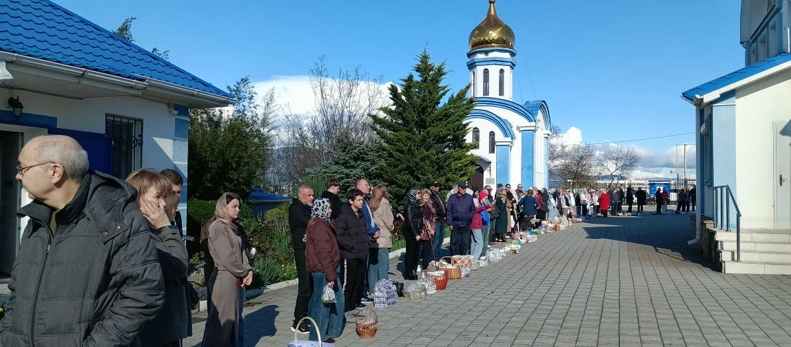 Православные новороссийцы отмечают праздник Светлой Пасхи