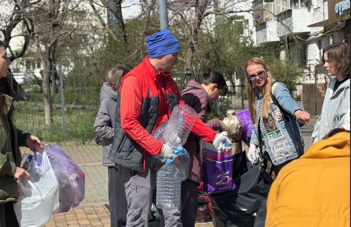 4 мешка сковородок и кастрюль и 17 мешков стекла. В Новороссийске прошла акция по сбору вторсырья
