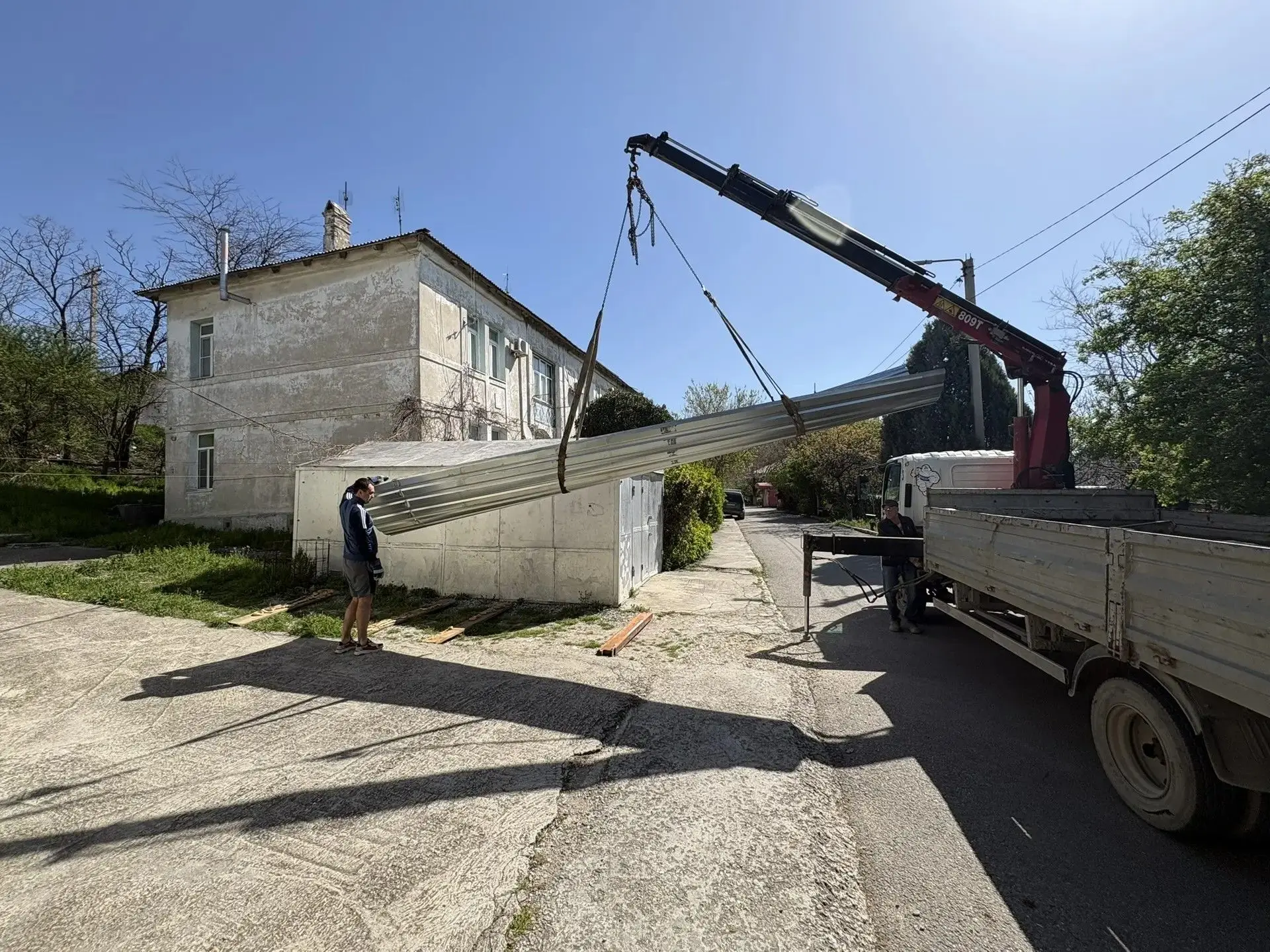 В Новороссийске восстанавливают дом, пострадавший при атаке БПЛА