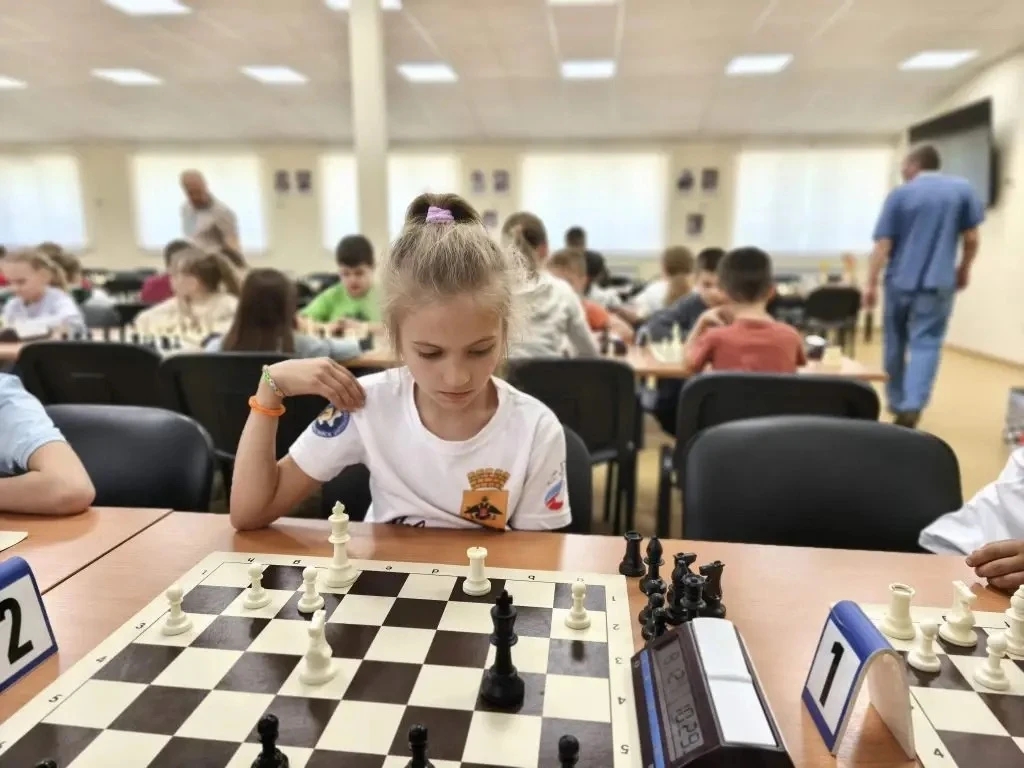 Юные новороссийские спортсменки завоевали медали краевого турнира по быстрым шахматам