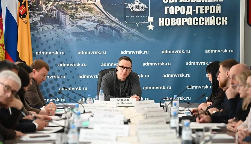 Экс-замминистра Денис Буцаев, инспектировавший мусорный полигон в Новороссийске, покинул Россию