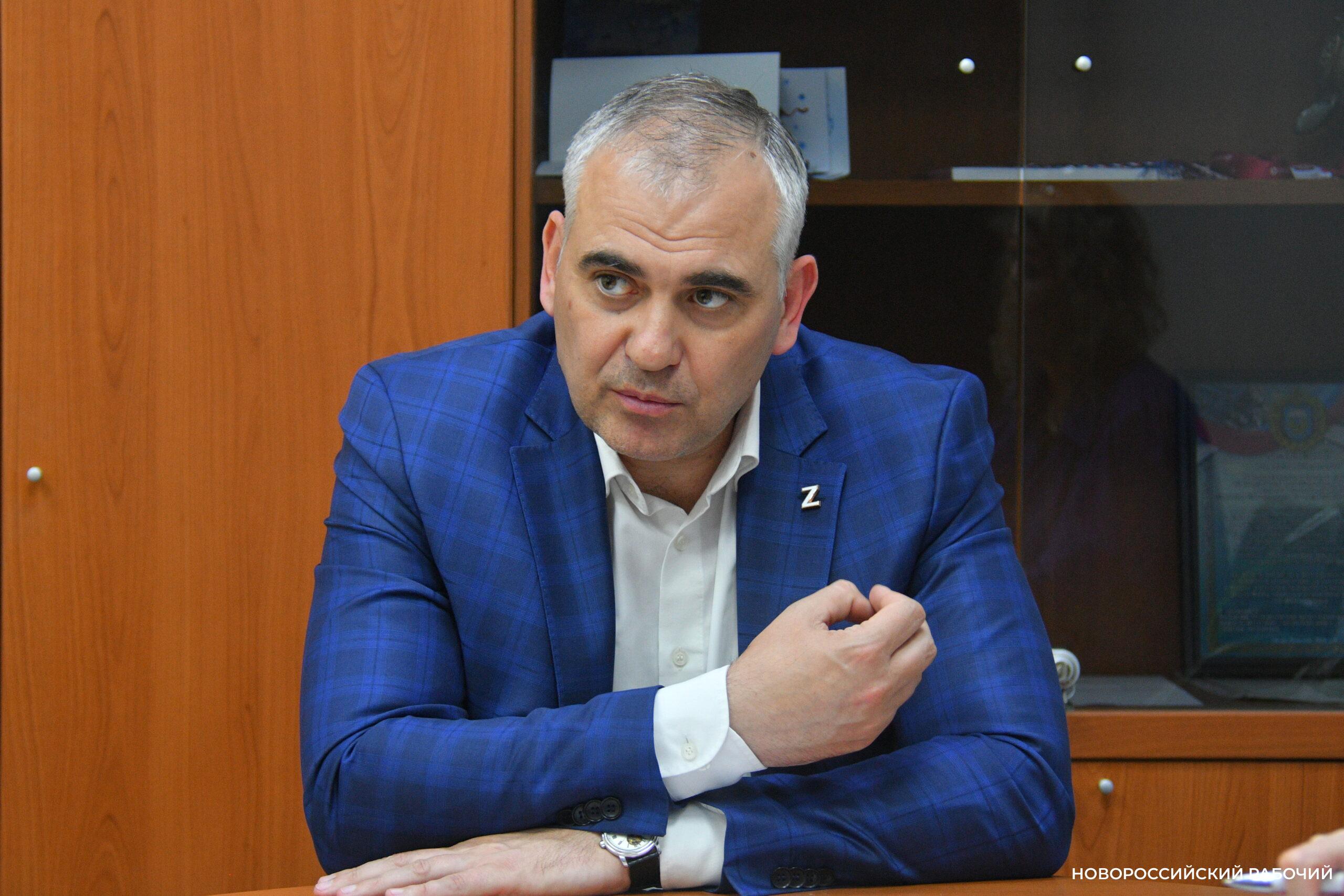 Рафаэль Бегляров: «В Новороссийске заключены контракты на содержание дорог на 95 миллионов рублей»