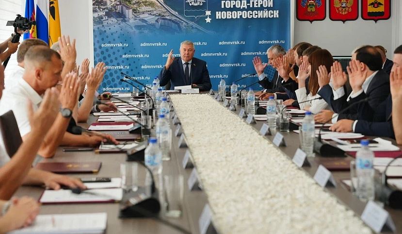 Дума Новороссийска ушла на каникулы