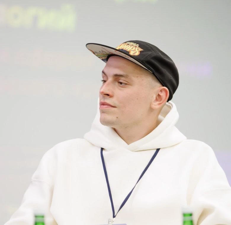 Как ученый из Новороссийска с помощью ИИ устроил «ПИР» для офтальмологов
